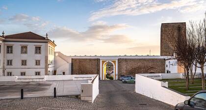 Holiday Home 'Casa Do Pelourinho' with Private Terrace and Wi-Fi