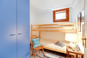 2 Schlafzimmer, Bügeleisen/Bügelbrett, Bettwäsche