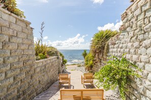 Terrace/patio - Holiday Home 'Il Rifugio Del Conte' with Sea View, Private Terrace and Air Conditioning (Pistis)