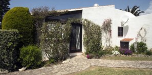 Exterior detail - Apartment 'Apartamento 2 Dormitorio III' with Private Terrace and Shared Garden (Son Xoriguer)