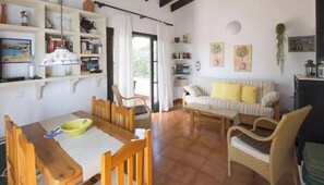 Interior - Apartment 'Apartamento 2 Dormitorio III' with Private Terrace and Shared Garden (Son Xoriguer)