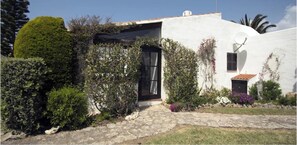 Exterior detail - Apartment 'Apartamento 1 Dormitorio II' with Private Terrace and Shared Garden (Son Xoriguer)