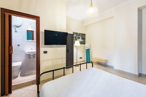 Apartment | 2 bedrooms, cribs/infant beds, free WiFi, bed sheets