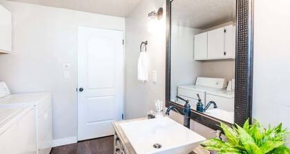 Downtown UofU Restful 2Bd 1Ba Strong WiFi