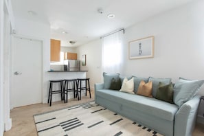 TV - Spacious Apt in the heart of South Beach (Miami Beach)