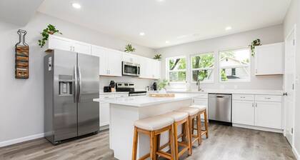 Victory Villa - 5 BR Home 5 Min From Campus<>ND Living