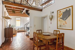 Apartment | Living area | 35-inch flat-screen TV with satellite channels - Country Style House in Bologna (Bologna)