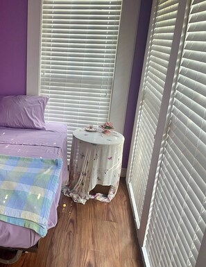 Suite Deluxe, vue jardin | 1 chambre, fer et planche à repasser, Wi-Fi gratuit, draps fournis