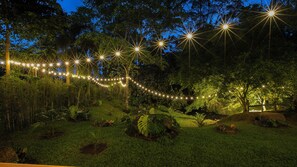Property grounds - Cabaña del Río, La Fortuna con vista al Volcán Arenal (San Carlos)