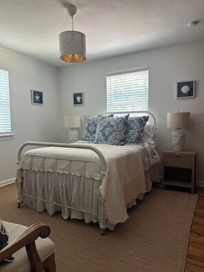 3 quartos, ferros/tábuas de passar roupa, Wi-Fi, roupa de cama