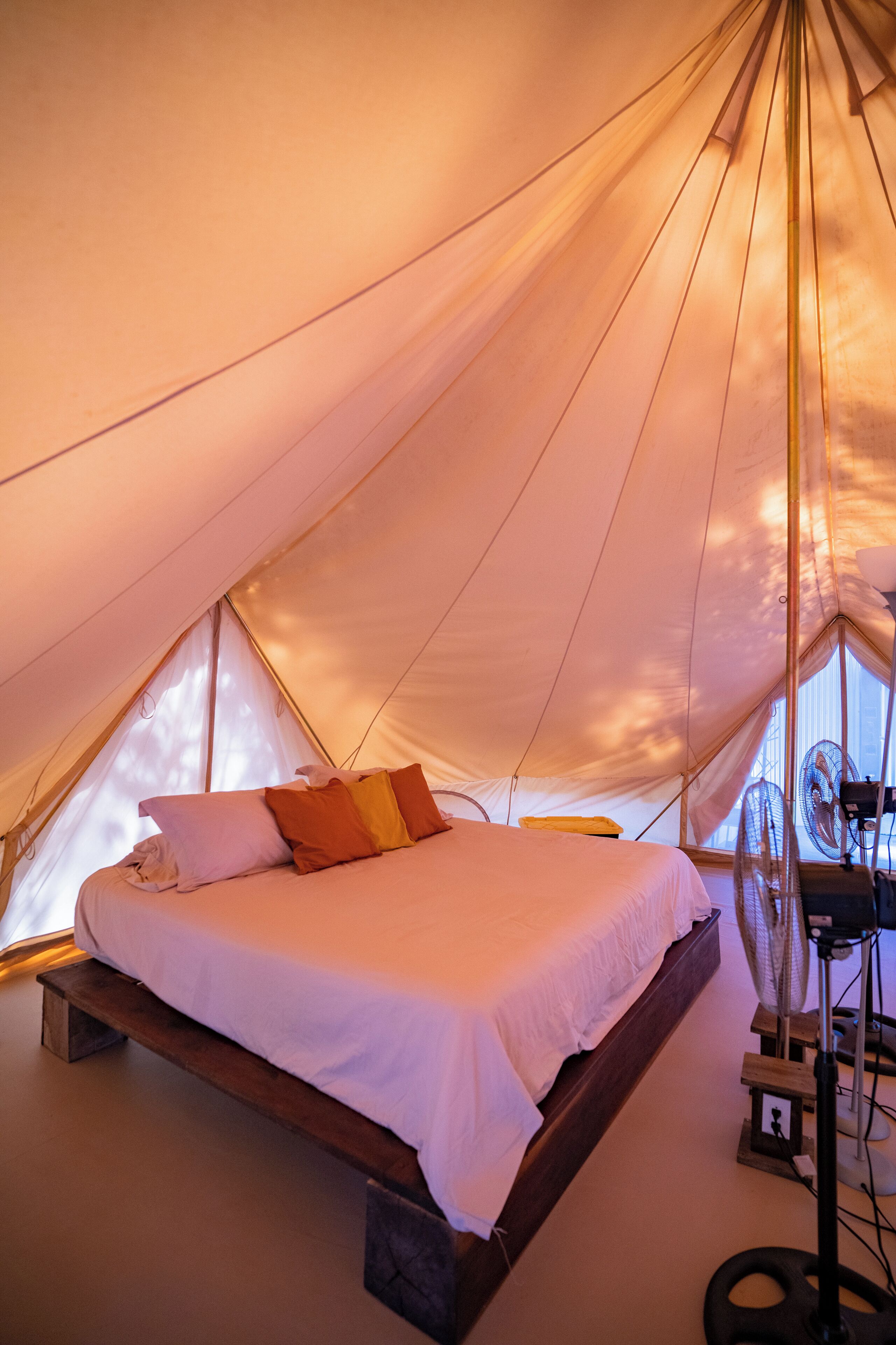 Honeymoon Tent | Individually decorated, individually furnished, free WiFi, bed sheets