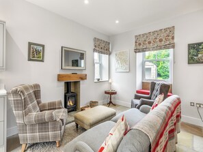 Fireplace - 3 bedroom accommodation in Kettlewell (Kettlewell)