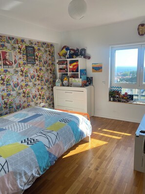 3 bedrooms, iron/ironing board, WiFi, bed sheets - Whole apartment sea view, 3 bedrooms, terrace, Wifi, free parking  (Porto)