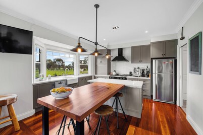 Peaceful Country Getaway
Family friendly, fishing, rail trails & prospecting