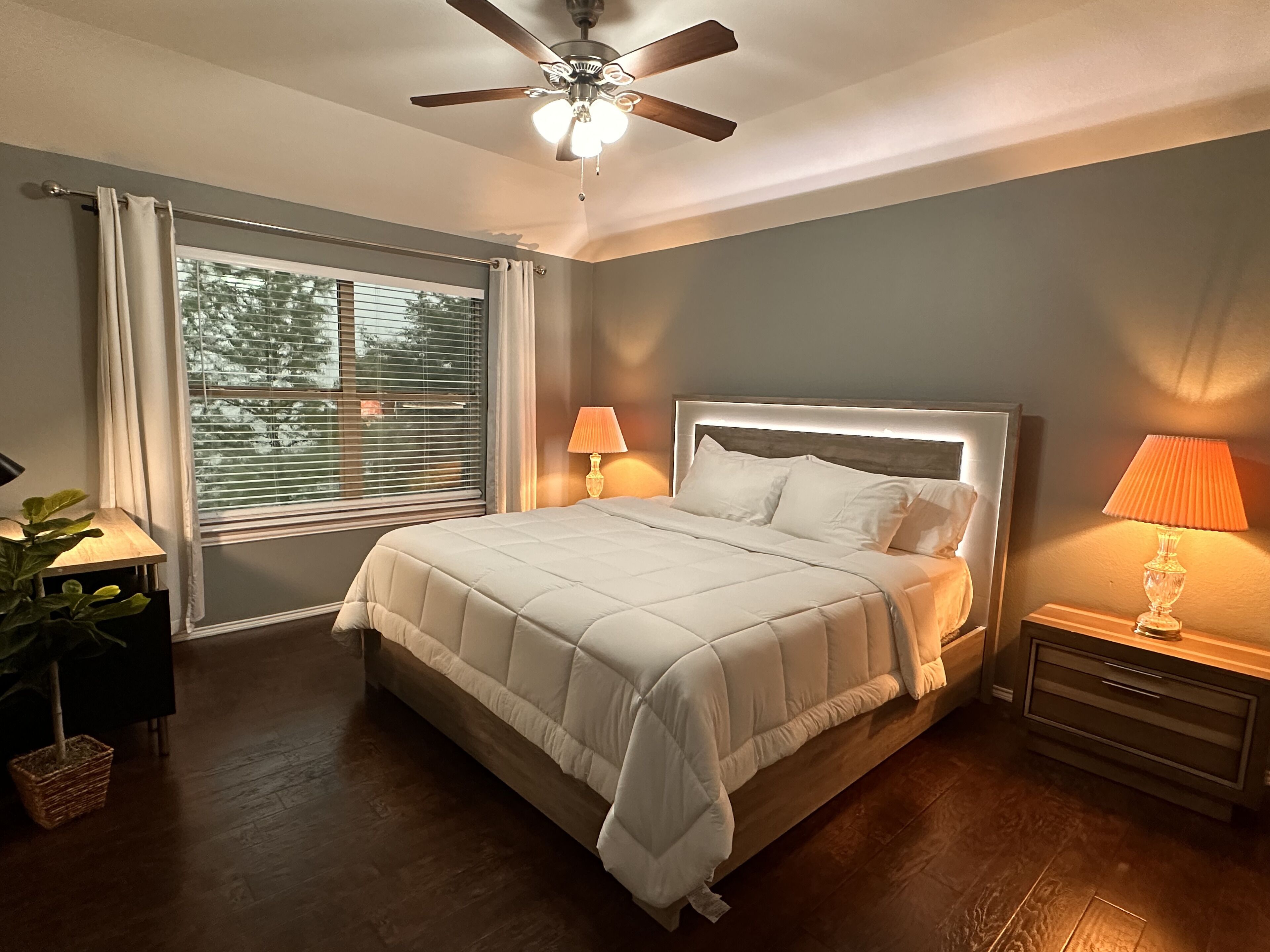 4 bedrooms, desk, iron/ironing board, free WiFi