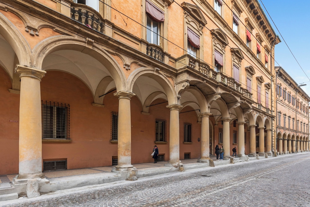 Santo Stefano Apartments - BolognaRooms photo 2