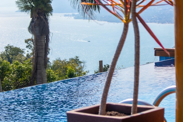Quarto casal luxo, vista para o mar | Vista do quarto