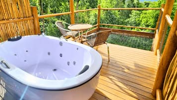 Private spa tub