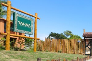 Front of property - Tahaa Pousada Boutique (Ilhabela)