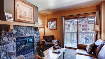 TV, fireplace, offices