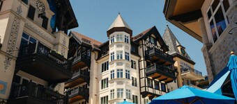 2 Bedroom Condo with Gas Fireplace + Hot Tub!