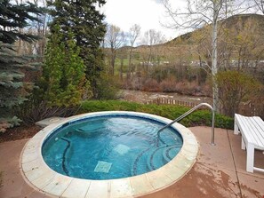 Outdoor spa tub - Spacious Condo | Gourmet Kitchen, Balcony & More (Avon)