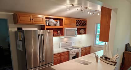 Charming 2-bedroom house with WiFi, AC in delightful Twin Lakes