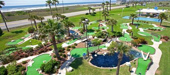 Luxury Bedroom, Private Lounge Access, Pool & Gym