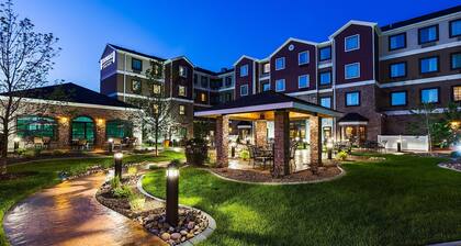 Equipped King Suite Near Downtown | Free Daily Breakfast + Indoor Pool