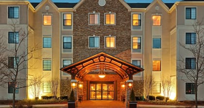 1 Bedroom | Free Breakfast Buffet, Indoor Pool