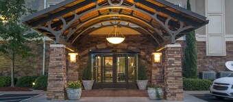 King Suite Near Bush Field Airport | Free Daily Breakfast + Fitness Center