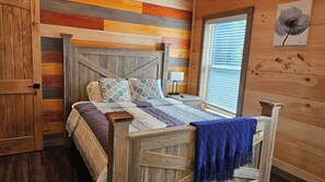3 bedrooms, desk, iron/ironing board, free WiFi - Riversong Elegance - New construction, family-friendly cabin, quiet neighborhood (Sevierville)