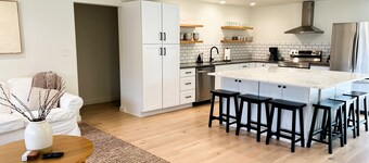 Bright & ultra clean family friendly home minutes from Autzen Stadium