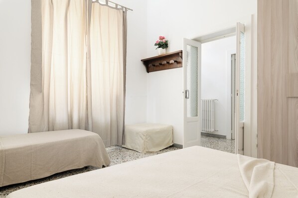 Apartment | 2 bedrooms, laptop workspace, iron/ironing board, free WiFi