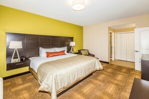 1 bedroom, iron/ironing board, free WiFi, bed sheets - 1 Bedroom Suite in Knoxville | Shared Outdoor Pool + 24h Business Center (Knoxville)