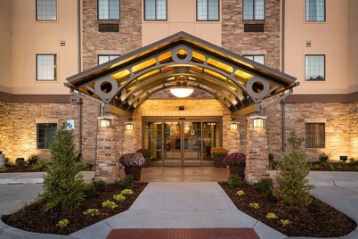 Free Breakfast. Pool. Great for Business Travelers!