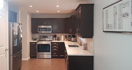 Spacious 4BR-4BA House for Large Families & Group in Stonebridge