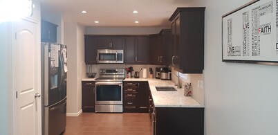 Spacious 4BR-4BA House for Large Families & Group in Stonebridge