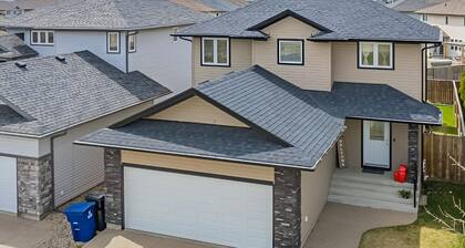 Spacious 4BR-4BA House for Large Families & Group in Stonebridge