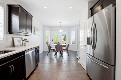 Spacious 4BR-4BA House for Large Families & Group in Stonebridge
