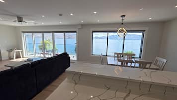 Smart TV, fireplace, computer monitors, printers
