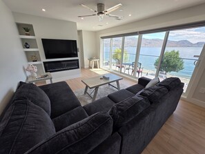 Smart TV, fireplace, computer monitors, printers