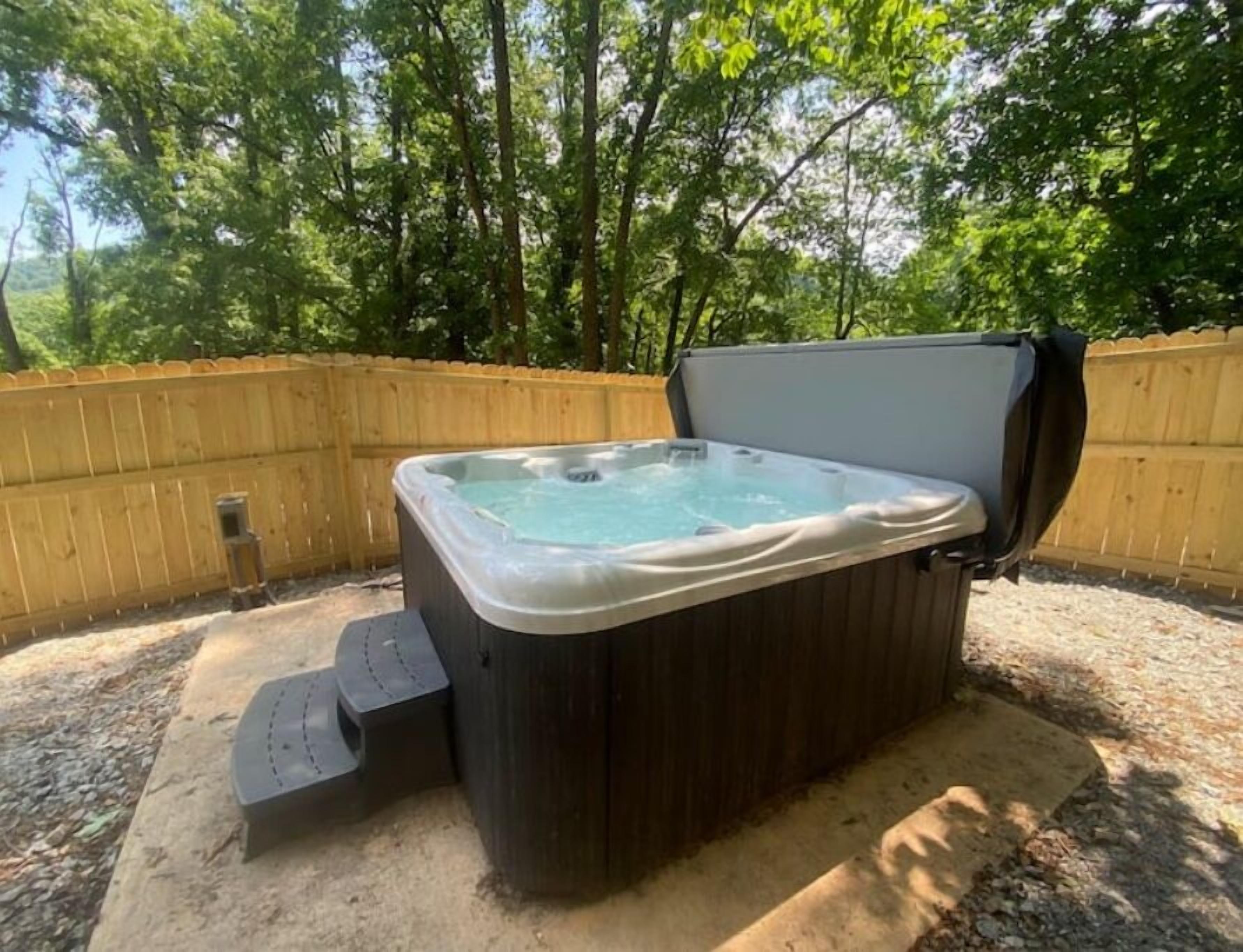 Tina de hidromasaje al aire libre