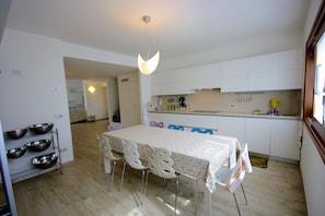 House | Private kitchen | High chair, cookware/dishes/utensils - Villa Franca by Wonderful Italy (San Teodoro)