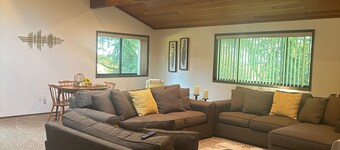 The Sequim Tree House is a spacious one bedroom with a bonus room for more guest