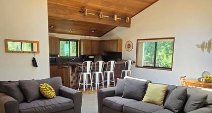 The Sequim Tree House is a spacious one bedroom with a bonus room for more guest