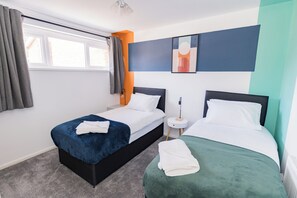 3 makuuhuonetta, silitysrauta/-lauta, Wi-Fi, vuodevaatteet