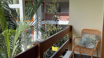 Comfort-Vierbettzimmer, Balkon, Gartenblick