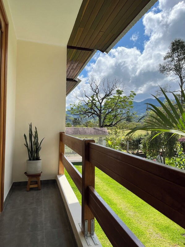 Chambre Quadruple Confort, balcon, vue jardin