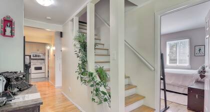 Winter Ski Chalet Escape-Pet-Friendly, 5 Mins to Skiing & Top Ski Cross Course